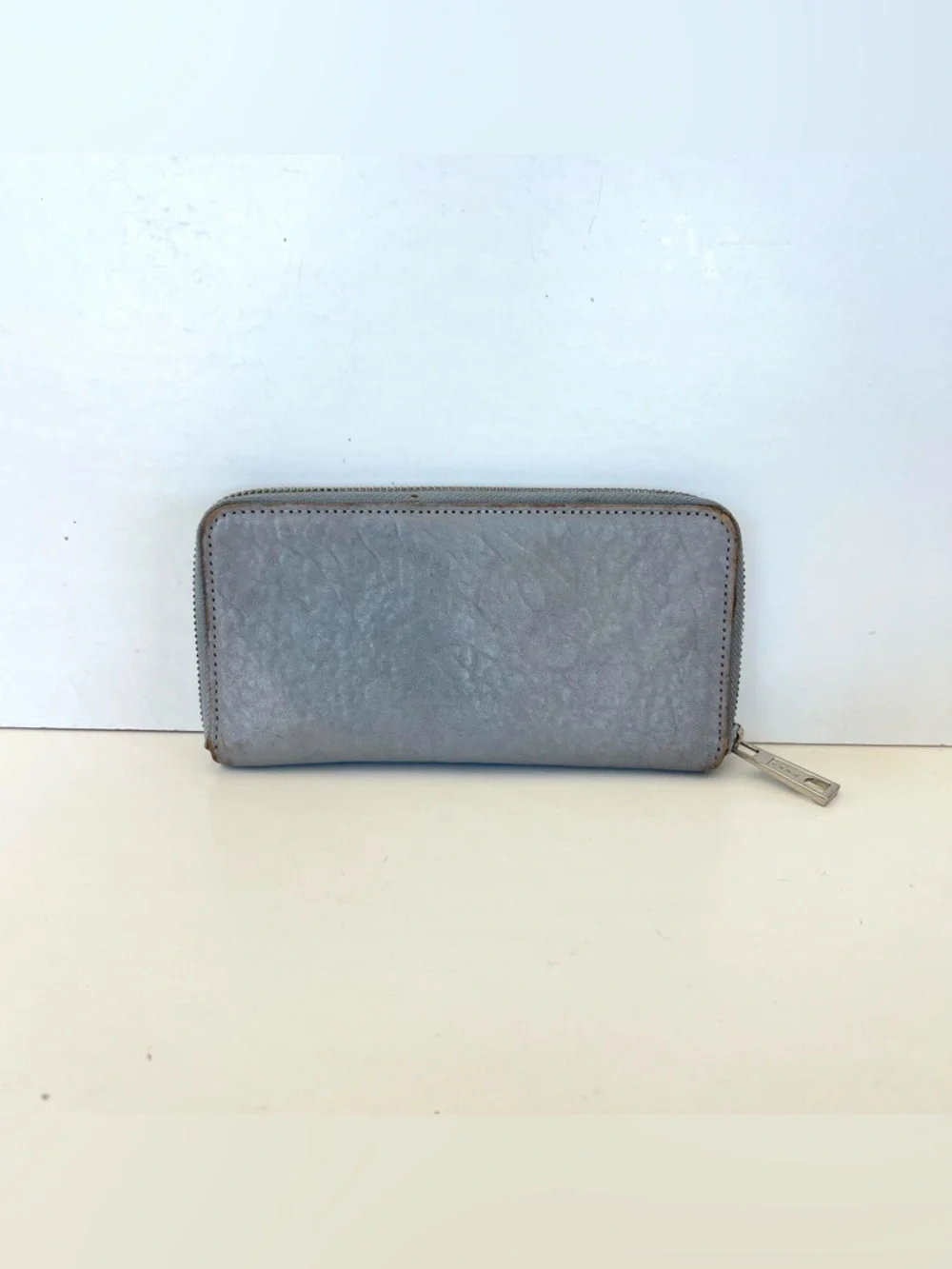 L.A.M.B. Gwen Stefani Gray Smooth Leather Black Logo Full Zipper Around Wallet
